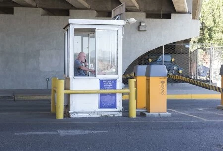 Превью сериала Лучше звоните Солу с 2015 года